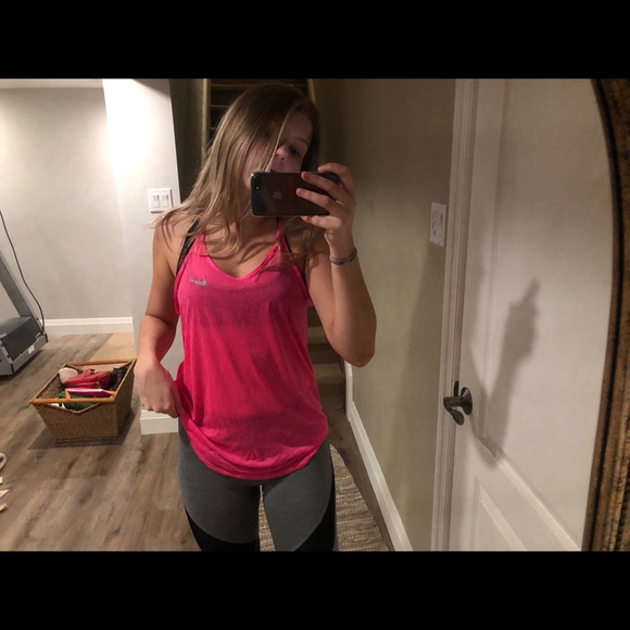 Hot pink Nike top ✨ - Picture 2 of 4
